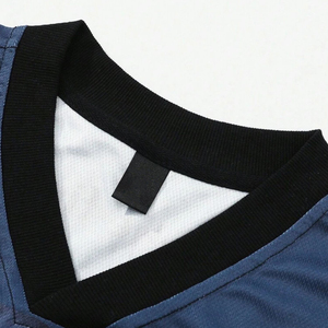 เสื้อฟุตบอลอเมริกันทรงโอเวอร์ไซส์แบบสั่งทำพิเศษสำหรับผู้ชาย คอวี ลายไล่สีแบบ Tie Dye เสื้อฟุตบอลแนวสตรีทแวร์ เสื้อยืดกีฬาตาข่ายระบายอากาศได้ดี - Product Image 3