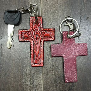 Nouveau porte-clés de luxe personnalisé en cuir de vachette travaillé à la main, cadeau d'anniversaire, breloque pour sac, porte-clés personnalisé de style croix - Product Image 6