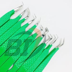 Pince à épiler en acier inoxydable hautement durable à prise en diamant, pointe pointue enduite de poudre verte, volume professionnel - Product Image 3