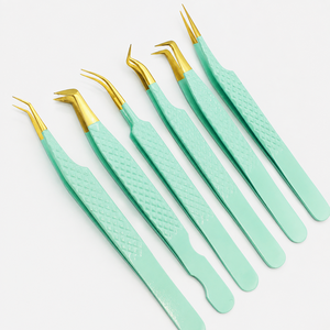 Ensemble de pinces à extensions de cils en acier inoxydable vert menthe de qualité supérieure, pointes de précision dorées lisses, outils courbés et droits pour les cils - Product Image 4