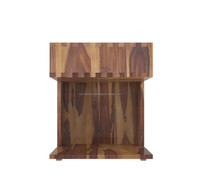 Table de style rustique en bois moderne conçue pour une polyvalence et un attrait intemporel dans votre décoration intérieure