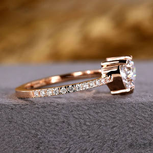 แหวนหมั้นเพชรรูปหัวใจสำหรับปลูกในห้องทดลองพร้อมด้วยการฝังฝังเพชร14K แข็งสีเหลืองทองสไตล์อินเทรนด์สำหรับเป็นของขวัญวันครบรอบแต่งงาน - Product Image 3