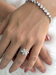 Anillo Floral Trenzado con Diamantes Redondos de Moissanita Estilo Flor para Mujer, Plata 925 Original, Regalo de Aniversario para Novia - Product Image 3