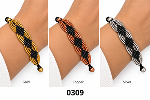 Brazalete Vintage Geométrico de Latón con Cuentas y Detalle de Bola, Negro y Dorado, Ajustable para Mujeres, Ideal para Fiestas - Product Image 3