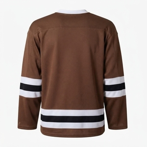 Uniforme profesional de hockey con camiseta deportiva y pantalones cortos a juego, tela ligera y transpirable, ajuste cómodo. - Product Image 3
