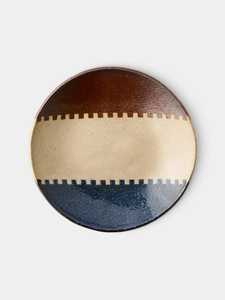 Assiette ronde en céramique faite à la main, plat décoratif style Wabi Sabi, glaçure marron beige bleu, bord à motifs - Product Image 1
