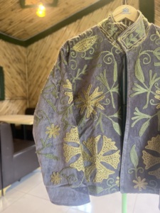 Chaqueta de terciopelo bordada de alta calidad para unisex |   Abrigo Floral de Lujo Hecho a Mano |   Moda de Invierno Premium - Product Image 2