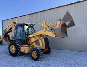 Chargeuse CASE 580SL de 2001 en excellent état, équipement lourd pour travaux de terrassement avec moteur Cummins 4BT - Product Image 2