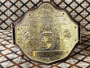 เข็มขัดแชมป์ MMA แบบกำหนดเอง BIG GOLD น้ำหนักเบา ผลิตจากโลหะผสมสังกะสี ความยาว 1.2 เมตร สำหรับงานอีเว้นท์ 1 ชิ้น - Product Image 4