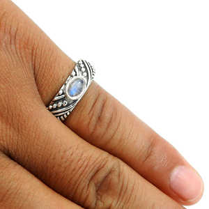 Anillo clásico hecho a mano de plata maciza 925, joyería para mujeres y hombres, anillo estilo boho con piedra lunar arcoíris de plata de ley 925. - Product Image 3