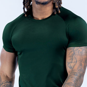 เสื้อยิมแขนสั้นผู้ชายแบบแห้งเร็ว ระบายอากาศได้ดี เสื้อคอมเพรสชั่นน้ำหนักเบา เสื้อวิ่งผู้ชาย รับผลิตแบบ OEM พร้อมสกรีนโลโก้ - Product Image 4