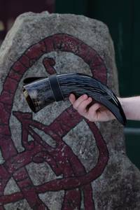 Cuerno Vikingo Artesanal de Cuerno Natural para Beber, Revive las Antiguas Tradiciones, Estilo Legado, Decoración Animal para el Hogar, Para Amantes de los Vikingos - Product Image 3