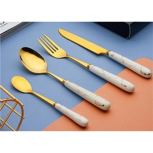 Juego de Cubiertos Modernos con Mango de Mármol Dorado, Juego de Cuchara, Tenedor y Cuchillo de Acero Inoxidable 18/10, Elegante Juego de Cubiertos para Cena o Boda - Product Image 1