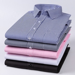 Chemise habillée à manches longues pour homme, 60% polyester 40% coton, couleur unie, style professionnel, chemise formelle à rayures boutonnée pour le bureau - Product Image 1