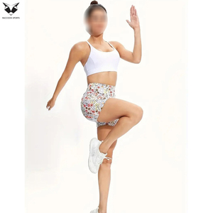 Short Deportivo Personalizado con Estampado Floral y de Hojas, Corte Ajustado, Alta Elasticidad, con Bolsillo, para Gimnasio y Fitness, para Mujer - Product Image 3