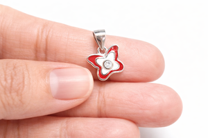 Colgante de Mariposa en Plata de Ley 925 con Esmalte, Colgante Minimalista y Delicado - Joyería Hecha a Mano, Regalo - Product Image 3