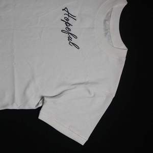 T-shirt en coton épais personnalisé, col rond, manches courtes, toucher doux et durable, coupe classique, fabricant vietnamien - Product Image 3
