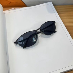 Gafas de ojo de gato retro de metal de alta calidad para mujer, montura lisa, estilo coreano, espejo plano, de gran valor y tendencia. - Product Image 3