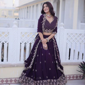 Lehenga Choli Moderno con Bordado Intenso para Mujeres Adultas, Tela Fox Georgette, Ropa de Fiesta, Alta Demanda, Poliéster y Seda, Estilo Indio-Pakistaní - Product Image 1