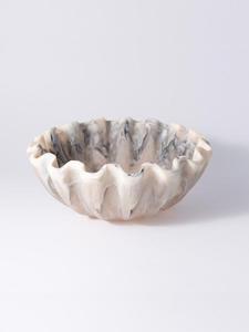 Plateau décoratif élégant en résine blanche en forme de feuille, porte-bijoux de luxe, plat de service, accessoire de décoration moderne pour la maison - Product Image 3