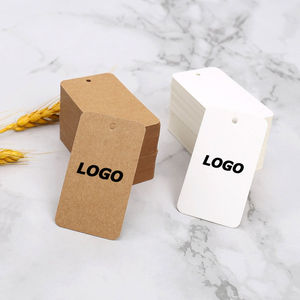 Étiquettes suspendues vierges en papier kraft OEM 2026, 4x7cm avec coins arrondis, pour étiquettes de vêtements et emballages cadeaux de boulangerie - Product Image 1