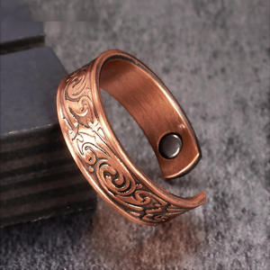 Anillo de Cobre Puro Vintage Ajustable con Diseño de Rayas Diagonales en Chevron, Anillo de Dedo de Cobre Sólido con Borde Plano - Product Image 5