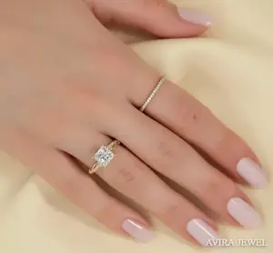 Anillo de Diamante Cultivado en Laboratorio al por Mayor, Corte Princesa de 1 Quilate, Oro Blanco de 10k, 14k, 18k, Anillo de Compromiso Solitario de Alta Gama para Mujer, Avira Jewels India - Product Image 4
