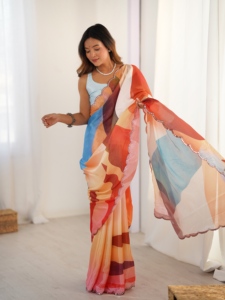 Sari de Chinnon de Primera Calidad con Hermoso Trabajo de Bordado Kutchi y Borde de Encaje con Espejos para Mujer, Disponible al Mejor Precio - Product Image 3