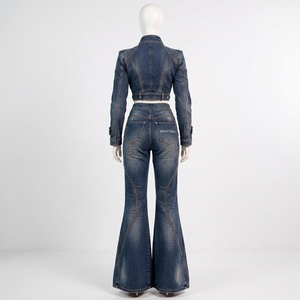 Conjunto de Dos Piezas de Mezclilla Azul para Mujer, Chaqueta Corta Asimétrica, Jeans Acampanados, Cintura con Doble Hebilla, Proveedor Mayorista Personalizado OEM ODM - Product Image 4