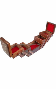 กล่องเก็บเครื่องประดับไม้สีน้ำตาลทรงสี่เหลี่ยมผืนผ้า 5 in 1 ทนทาน พร้อมซับในกำมะหยี่ ปิดด้วยหัวเข็มขัด ตกแต่งด้วยทองเหลือง รับสกรีนโลโก้ สำหรับผู้หญิง - Product Image 2