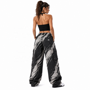 Pantalones deportivos ligeros personalizados para mujer, de cintura alta, estilo urbano holgado con decoración pintada, pantalones casuales apilados para hombre - Product Image 3