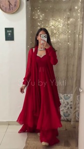 Robe longue en mousseline de soie rouge avec encolure en strass, tenue ethnique traditionnelle de boutique pour mariage et fiançailles, robe à manches longues pour femme - Product Image 2