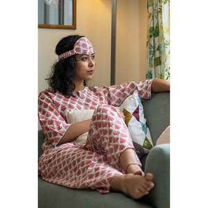 Conjunto de Pijama Marigold Mornings para Mujer con Antifaz, Ropa de Dormir Cómoda - Product Image 4