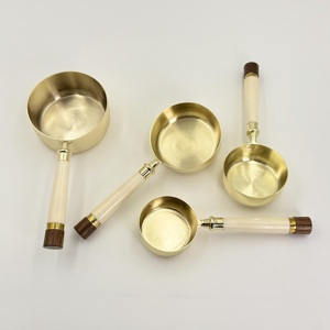 Juego de 4 Utensilios de Medición de Acero Inoxidable con Mango de Madera, Tazas y Cucharas para Cocina, Repostería y Café, al Precio Más Bajo - Product Image 3