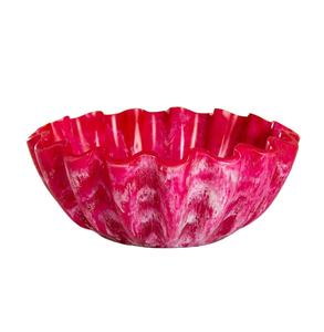 Bol décoratif en résine rose vif écologique avec un élégant design à bords ondulés pour les salades de fruits, les collations, les centres de table pour les fêtes - Product Image 1