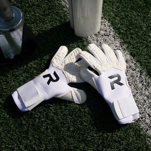 Gants de gardien de but professionnels personnalisés de haute qualité, très demandés, en caoutchouc pour l'extérieur, Blue Eagle Sports, fermeture auto-agrippante. - Product Image 3