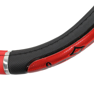 Protezione Universale per Volante Auto SPEED RACING con Logo in Rilievo, Combinazione Rosso-Nero e Finiture Cromate, Antiscivolo - Product Image 3