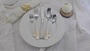 Fabriqué en métal de qualité alimentaire, cet ensemble de couverts garantit durabilité, sécurité et performance à long terme. - Product Image 4