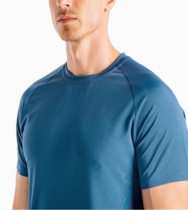 T-shirt homme à prix bas, coupe classique, mélange coton/polyester, doux, respirant, anti-plis, séchage rapide, écologique, manches courtes, col rond - Product Image 3