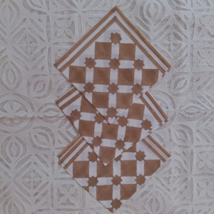 Serviettes de table en coton 60x60cm imprimées à la main, personnalisées, pour événements festifs de luxe, technique artisanale moderne, style classique, vente en gros - Product Image 5