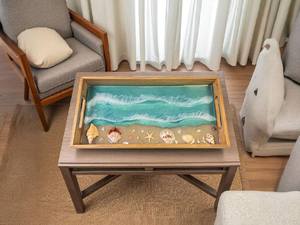 Plateau de service rustique en bois, résine époxy vert aqua et coquillages, cadeau pour les amoureux de l'océan, plateau de service pratique - Product Image 5