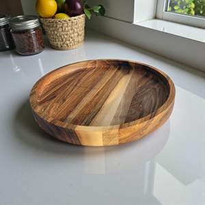 ถาดเสิร์ฟไม้วอลนัททำมือ จานไม้ทรงกลม ของตกแต่งโต๊ะธรรมชาติ เครื่องครัวสไตล์มินิมอล ของขวัญสุดพิเศษ - Product Image 4