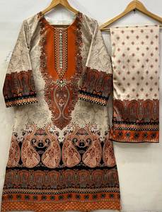 Vestido de terciopelo pakistaní de diseñador, vestido de terciopelo más vendido en línea, vestido de terciopelo moderno pakistaní Shalwar Kameez a bajo precio - Product Image 5