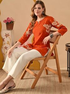 Kurti court imprimé pour femmes et filles |   Kurti évasé pour usage quotidien |   Kurti en rayonne élégant et confortable | Kurti court - Product Image 3