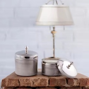 Pot à bougie décoratif en métal fait main pour l'affichage de bougies de luxe et la décoration élégante de mariage - Product Image 1