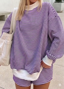 เสื้อสเวตเชิ้ตคอเต่าทรงโอเวอร์ไซส์สำหรับผู้หญิง ผลิตจากผ้าฝ้าย/โพลีเอสเตอร์คุณภาพสูง พร้อมปักโลโก้ตามสั่ง - Product Image 6
