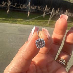 Pendientes de Aro de Oro de 14K con Diamante Cultivado en Laboratorio de 4CT, Certificado IGI, Diamante Redondo Brillante, Joyería Fina, Regalo para Mujer, Estilo Minimalista para Fiesta - Product Image 1