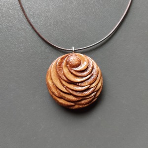 Collier en bois édition limitée, design spécial, couleur unie, fabrication sur mesure, vente en gros pour usines - Product Image 3