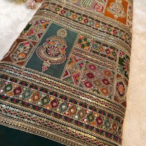Tissu de haute qualité à motifs codés pour la mode féminine, les tenues de soirée et la collection textile de boutique - Product Image 1