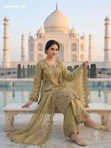 Nouvelle Collection Designer : Ensemble Crêpe Brodé avec Broderie à Sequins et Découpes, Manches Longues, Pantalon Palazzo et Dupatta – Achetez en Ligne en Inde - Product Image 3